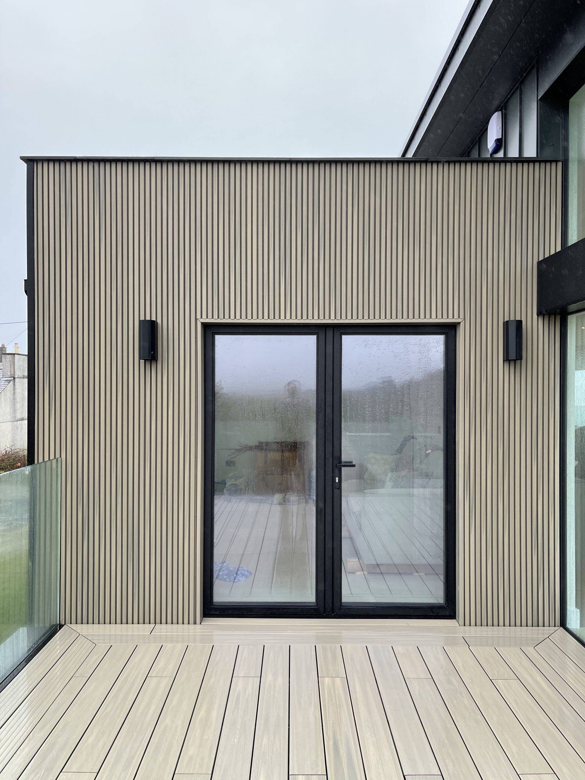 ECOSLATSB_Ecoscape Silver Birch Composite Slatted Cladding Board 3600mm_04