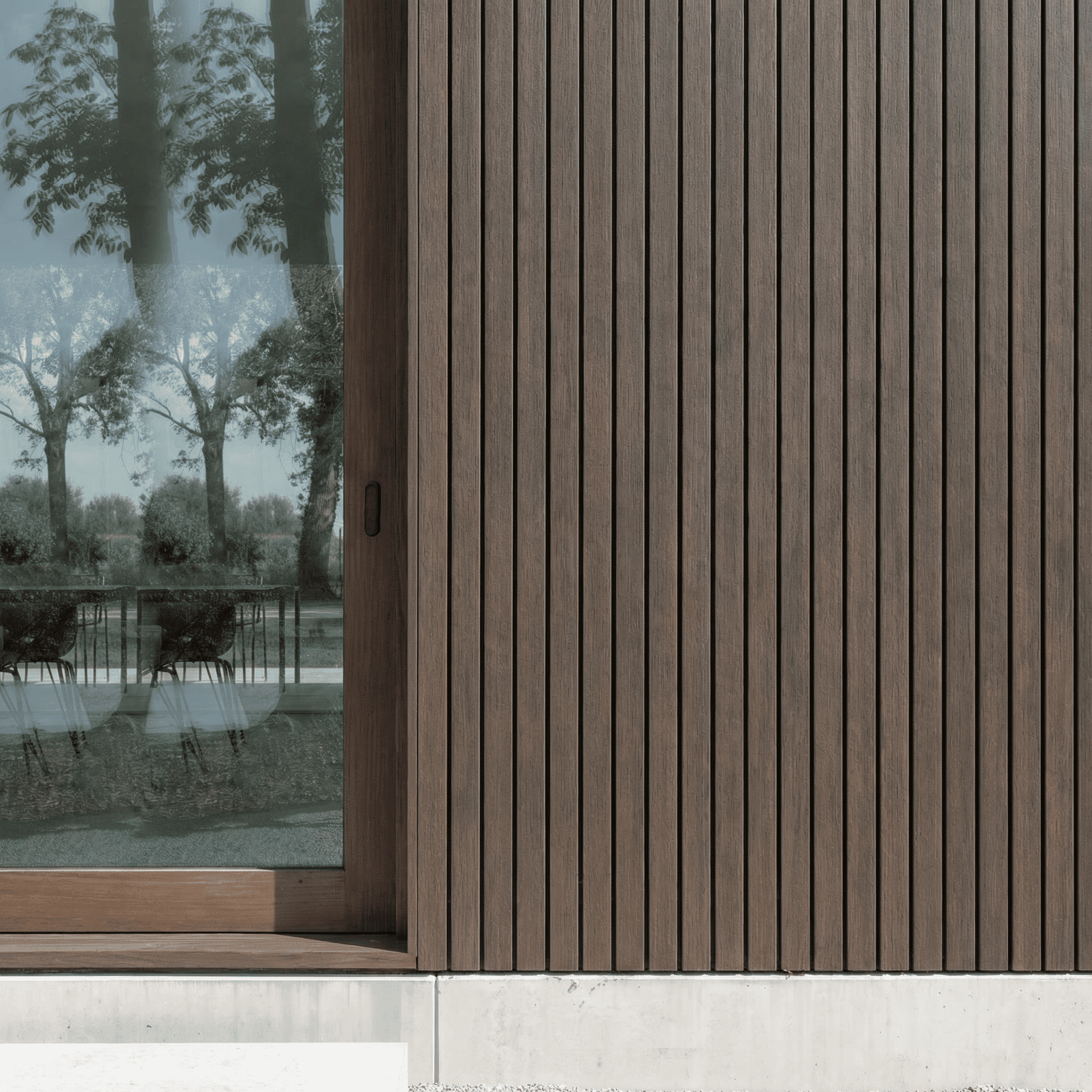 a-Dark-Oak-Forma-for-Grad®-Composite-Cladding-Small
